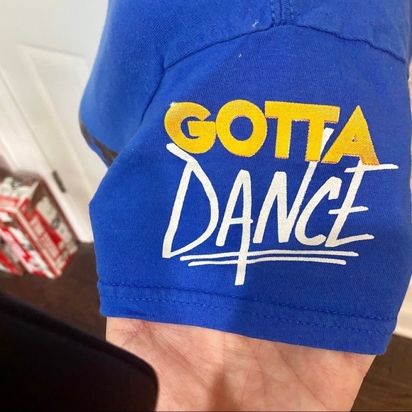 Swagger, Gotta Dance V-neck Graphic Tee, Medium - Picture 2 of 6